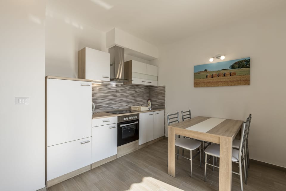 House | Private kitchen | Fridge, microwave, oven, stovetop
