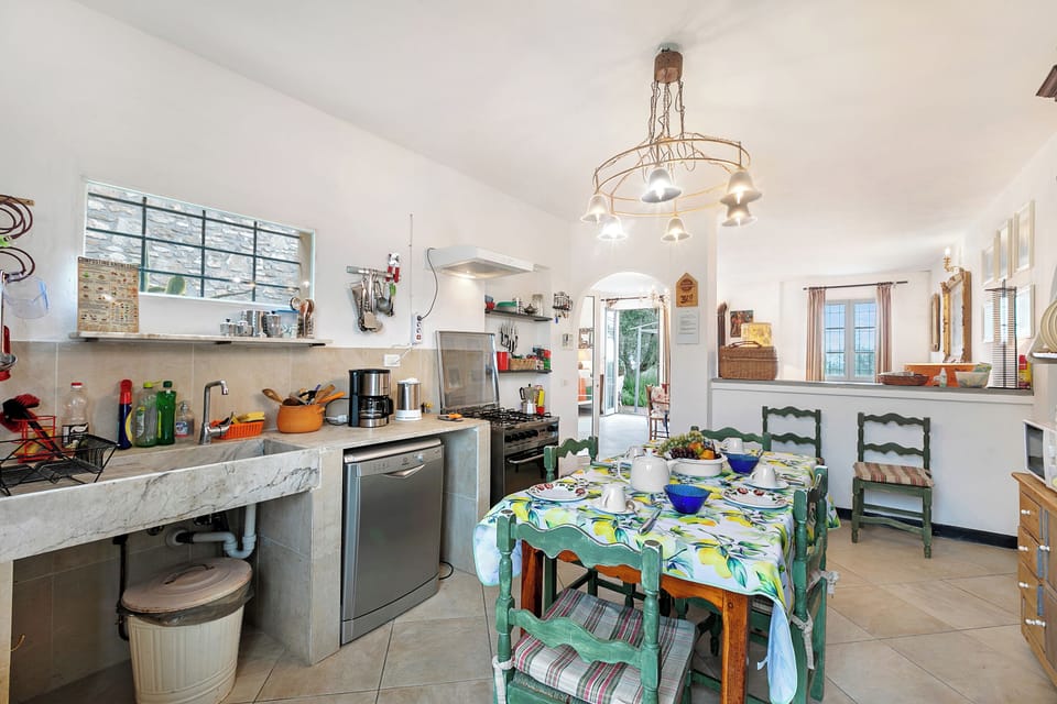 Family House, 2 Bedrooms, Microwave, Mountainside (Ca D'artista For Nature Lovers with) | Private kitchen | Stovetop, electric kettle