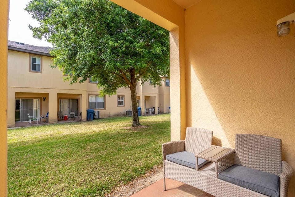 balcony with Seating for 2