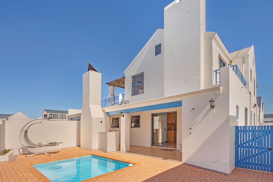 House (4 Bedrooms) | Front of property