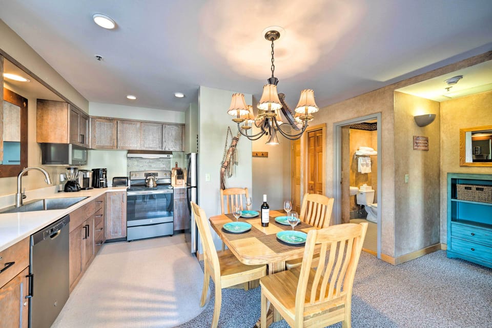 Kitchen | Dining Area