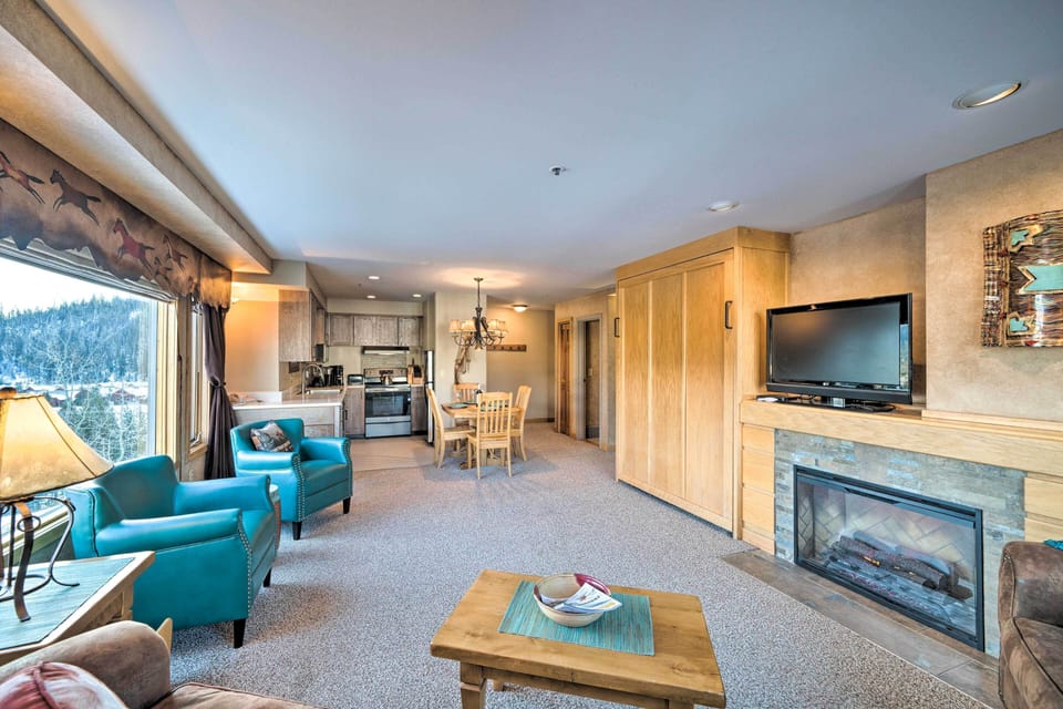Living Room | Free WiFi