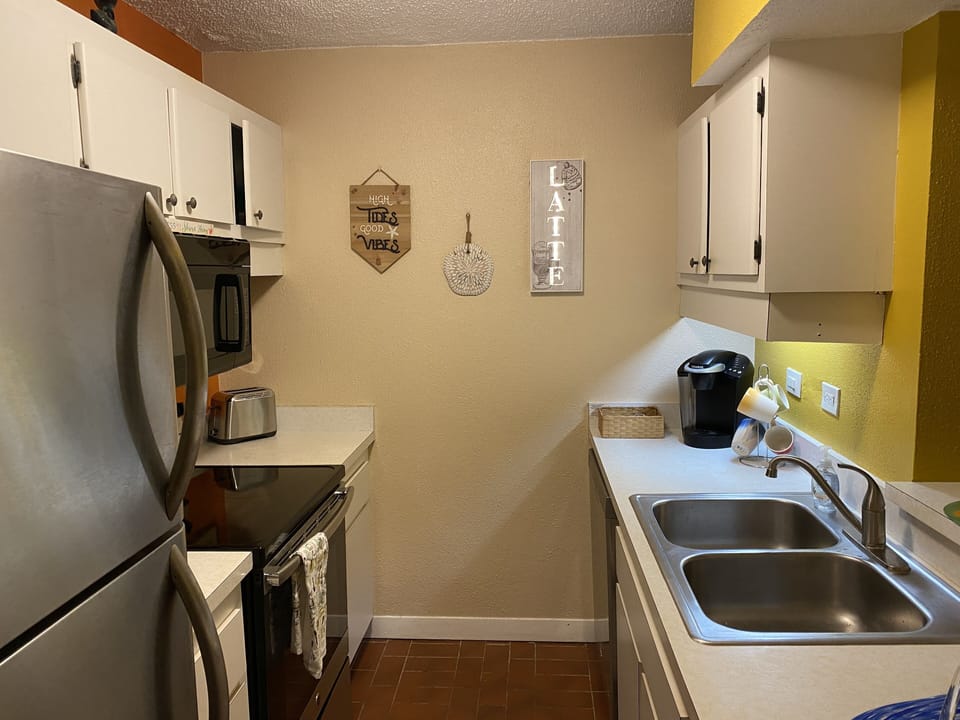 Studio 212 - Kitchen Area