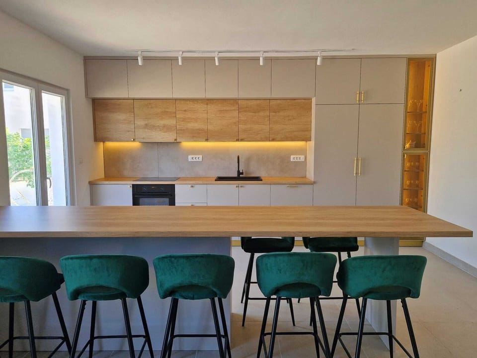 House | Private kitchen | Fridge, oven, dishwasher, coffee/tea maker