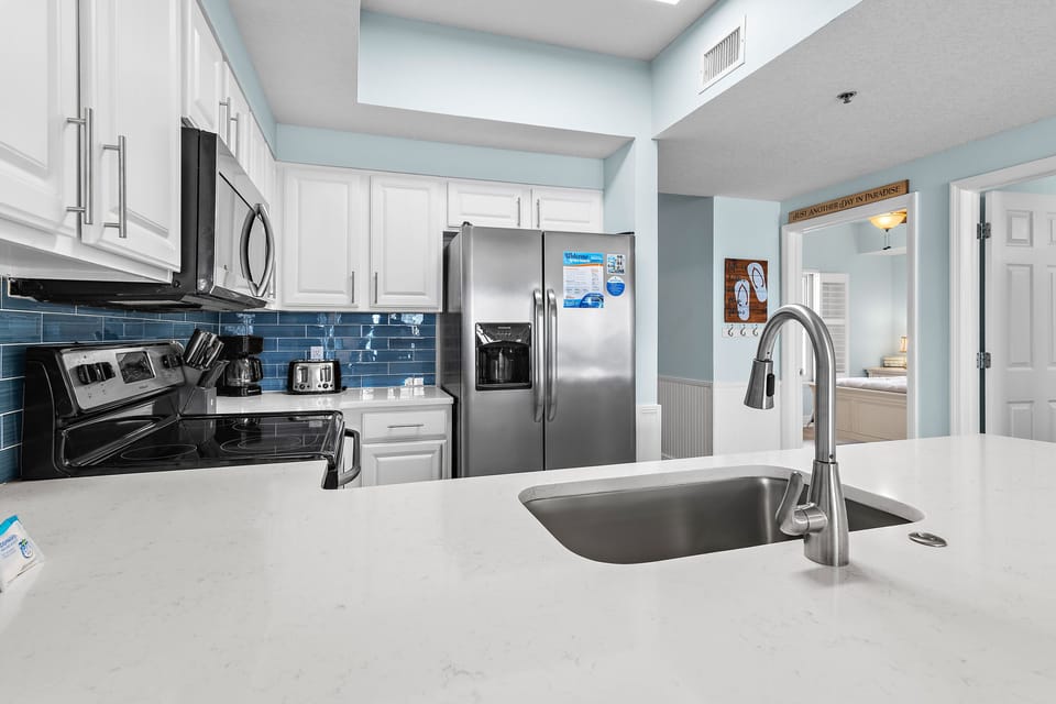 Full kitchen