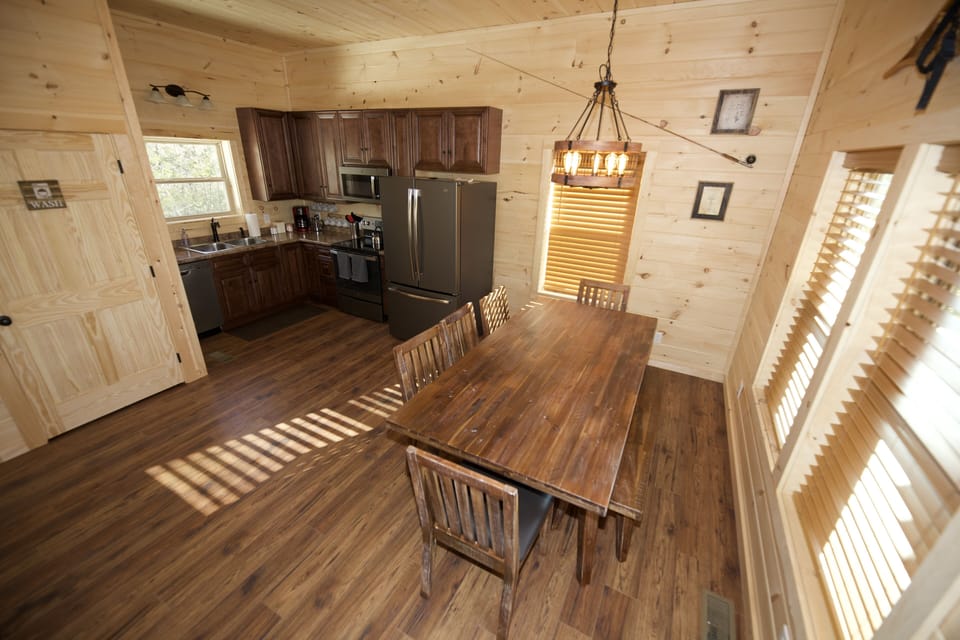 Dining area right off kitchen.
