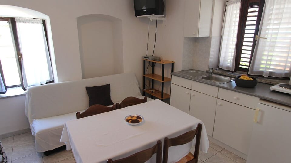 Kitchen and living room