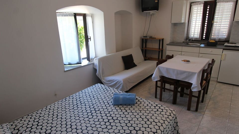 Kitchen and living room