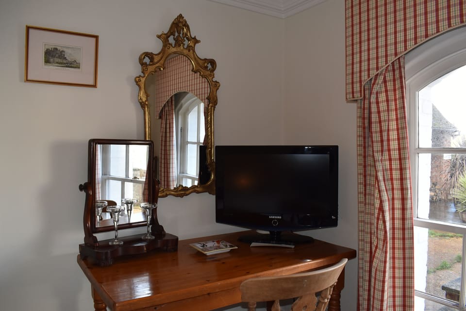 Family House | 5 bedrooms, free cribs/infant beds, travel crib, free WiFi
