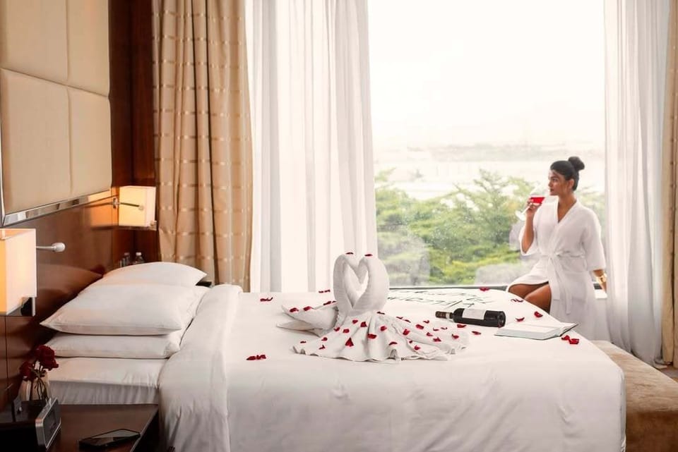 Executive Suite, 1 Bedroom, Executive Level | 1 bedroom, premium bedding, minibar, in-room safe