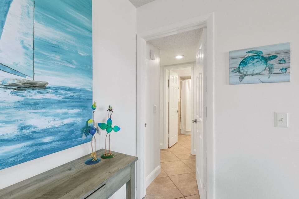 Hallway to the 2nd Bedroom