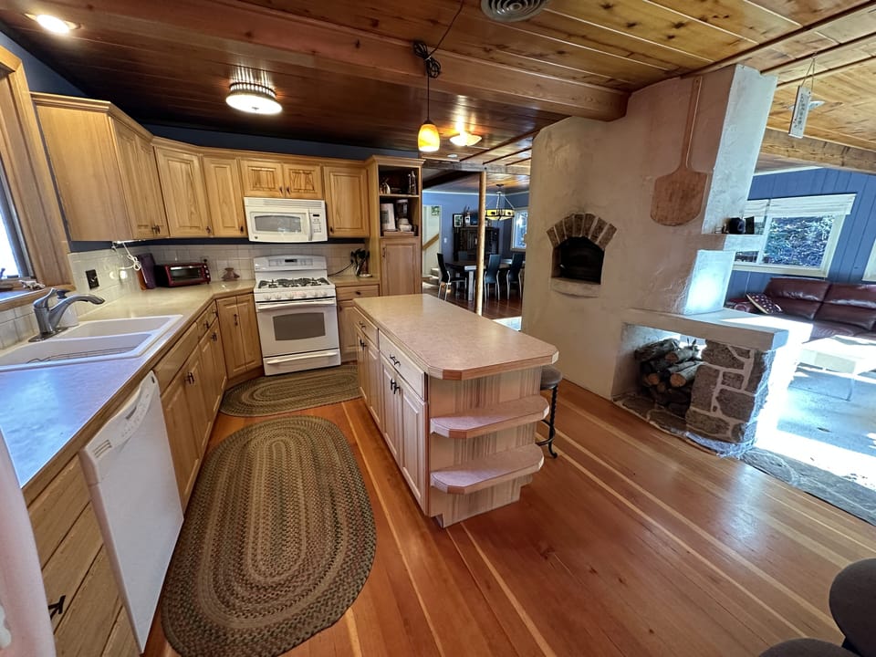 fully stocked kitchen