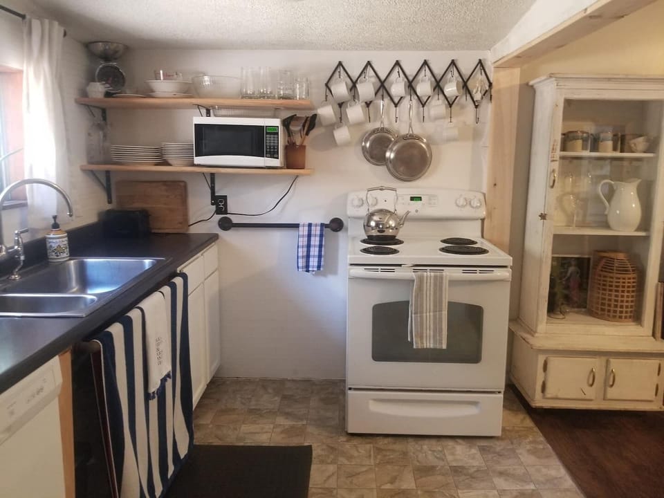 clean kitchen