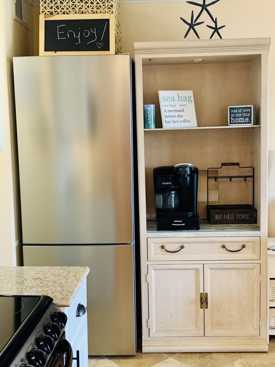Stainless Refrigerator - Keurig Pot/Pod