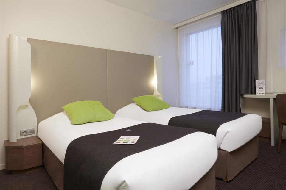 Standard Room, 2 Twin Beds | Premium bedding, desk, soundproofing, free cribs/infant beds