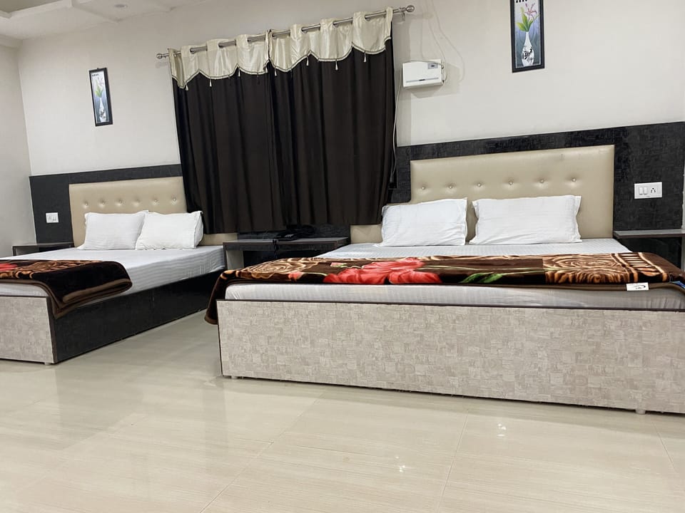 Deluxe Room | Free WiFi, bed sheets