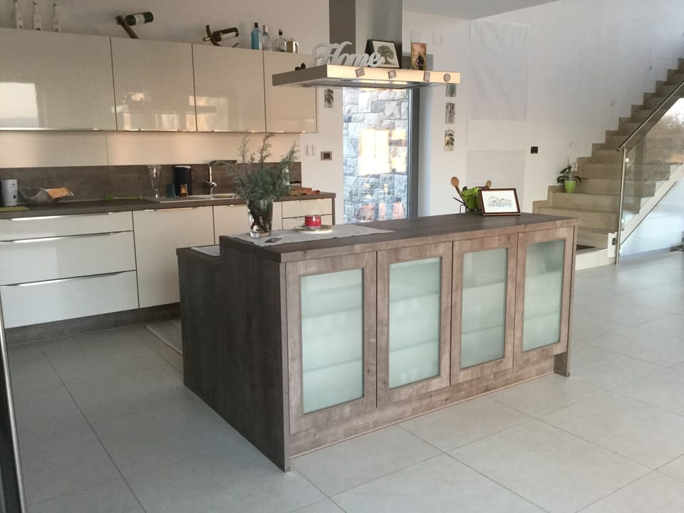 House | Private kitchen | Fridge, microwave, oven, stovetop