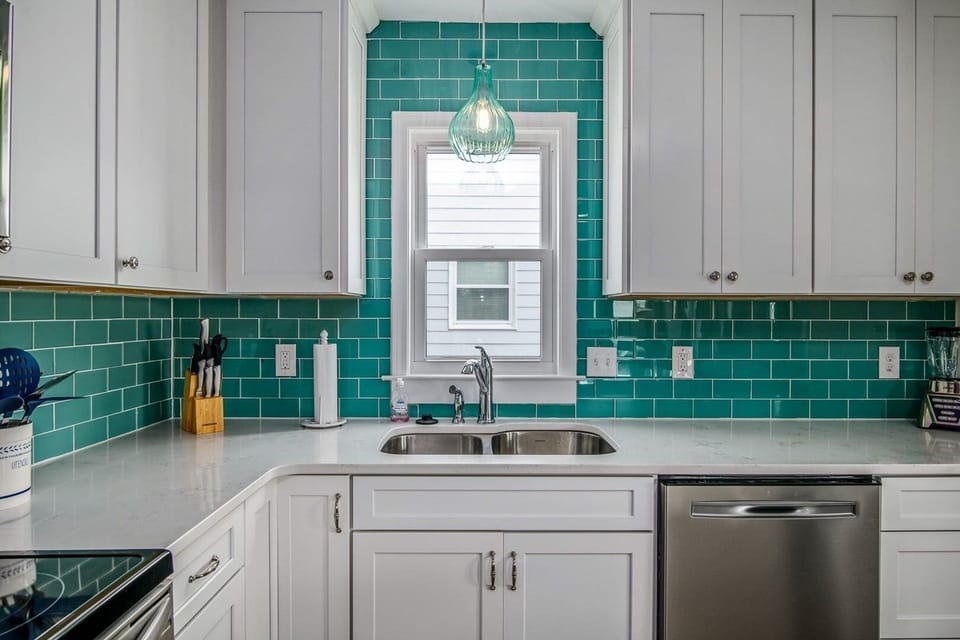 House, 4 Bedrooms | Private kitchen | Fridge, microwave, oven, dishwasher