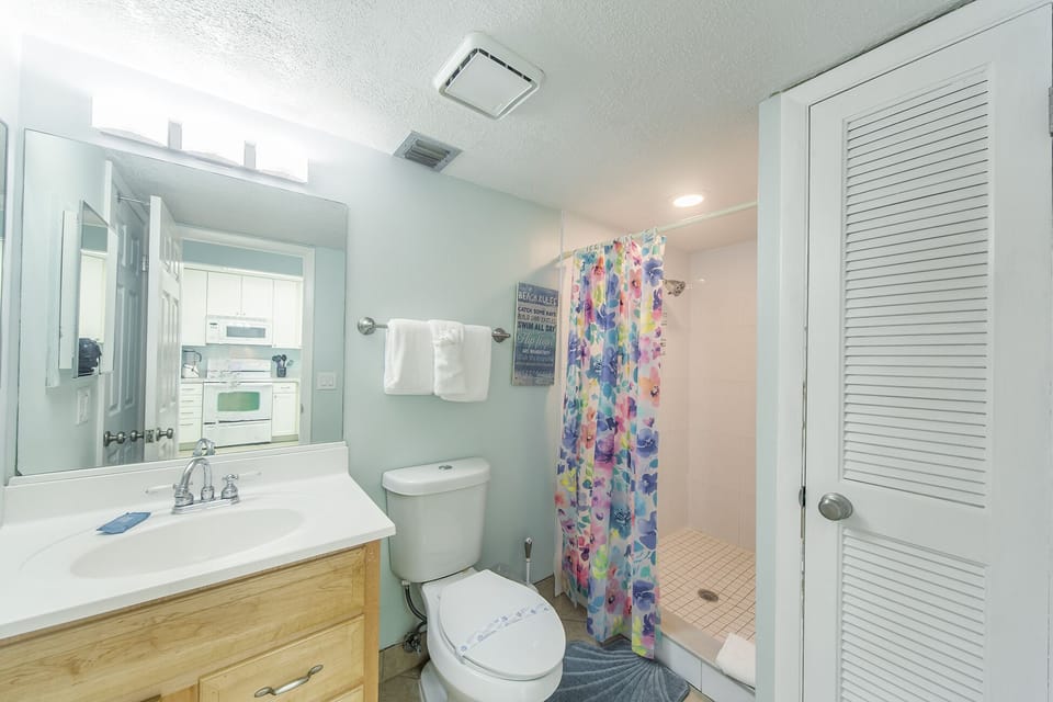 Madeira Norte 101 Guest Bathroom