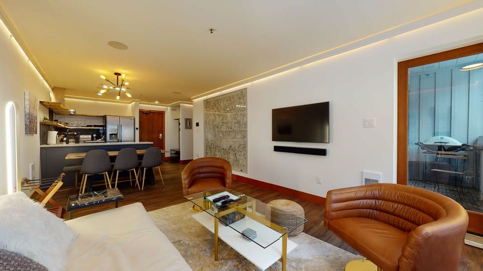 Living/Dining/Kitchen area