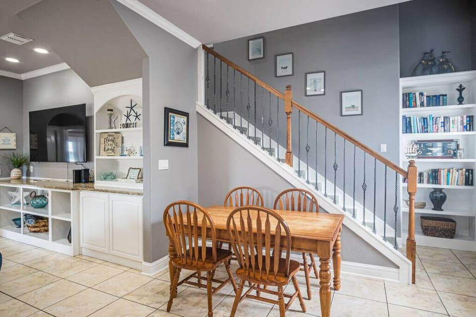 Upstairs - Dining Area 3