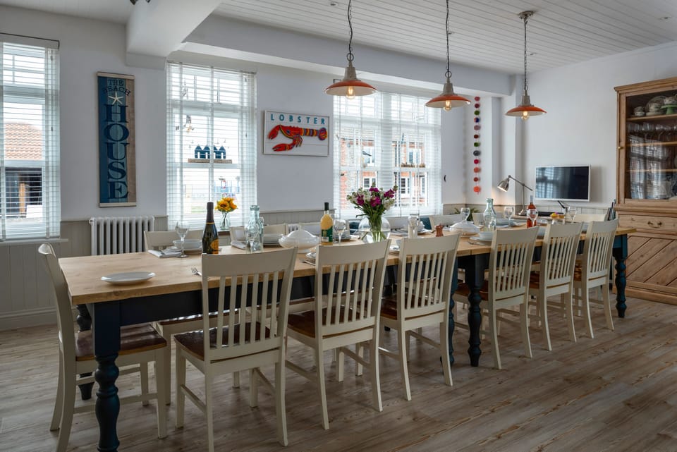 Dining room seats up to 16 people