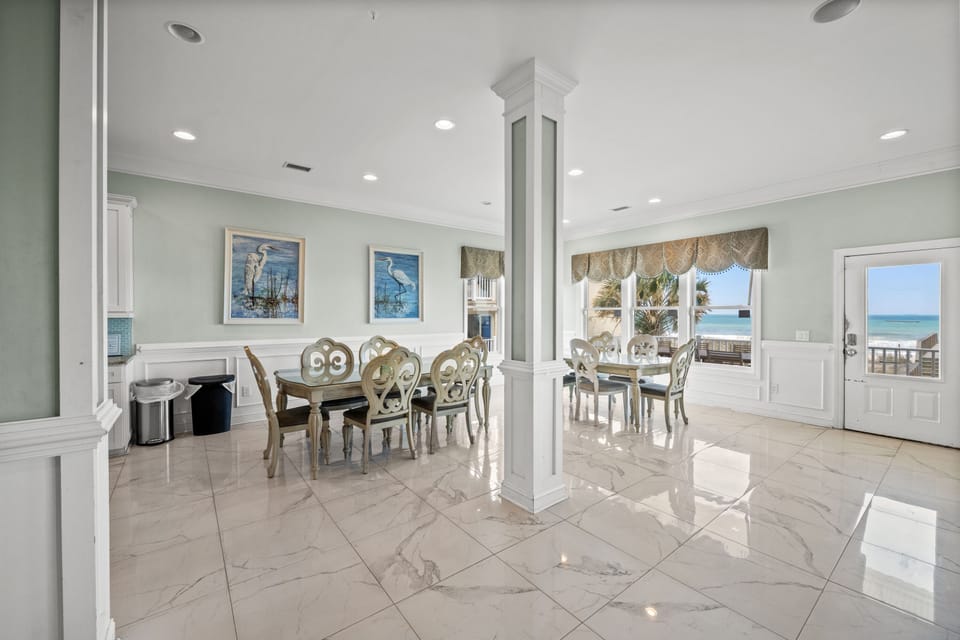 Gather for a family meal and enjoy some great conversation around the tables.