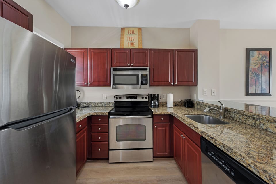 Full kitchen