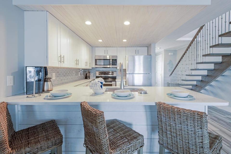 Seating for 3 at the breakfast bar!