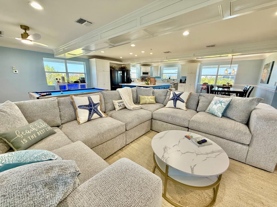 Bright and spacious open-concept living room.