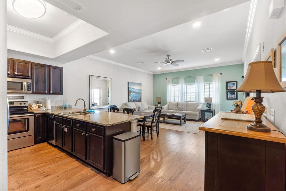 Open concept spacious common area.