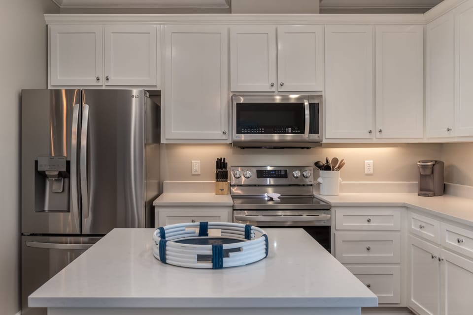 Sandy Cheeks Modern Kitchen Dauphin Island Beach Rentals