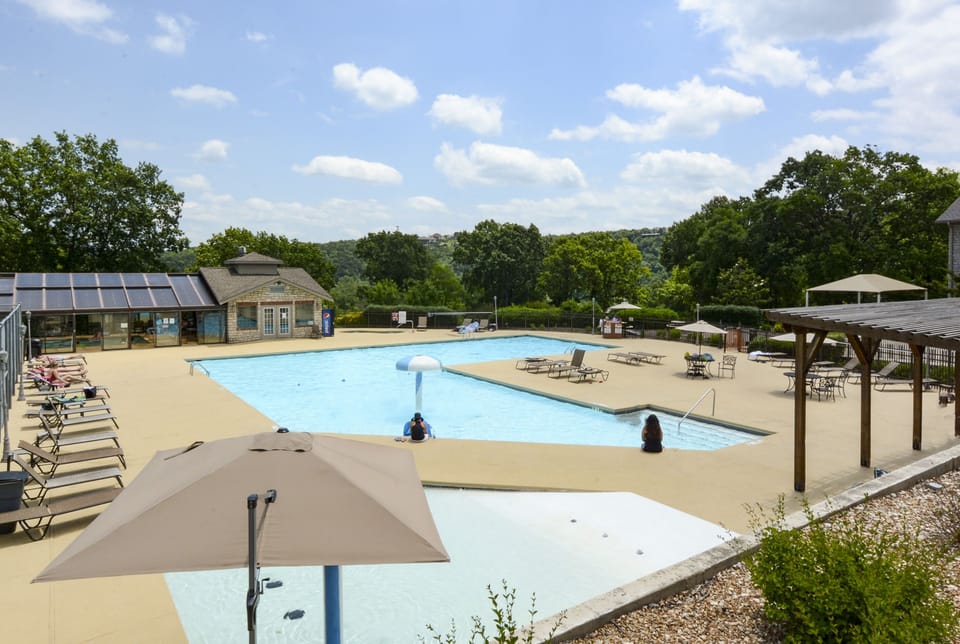 Seasonal Outdoor Pool and Kiddie Area