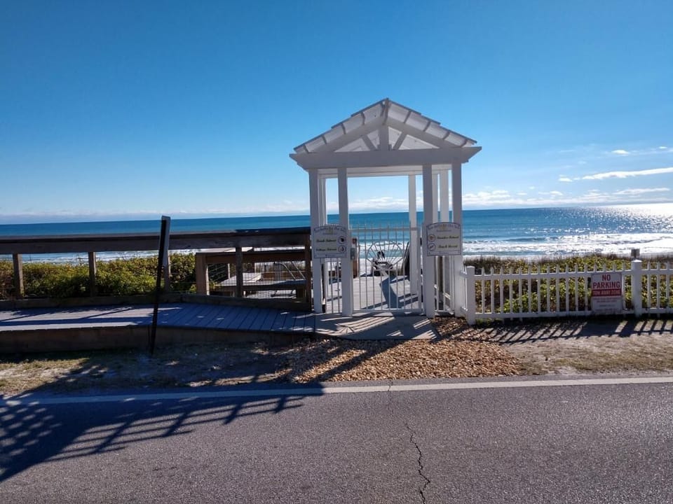 Secondary beach entrance.