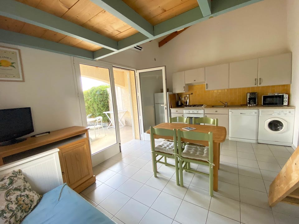 Kitchen dining room - Ogliastrello Residence - Olmeto holiday rental - Villa Rosula - swimming pool