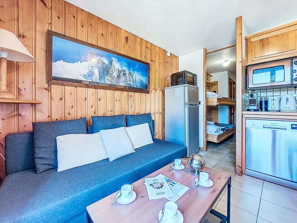Wood Stain, Plank, Log Cabin, Resort, Lumber, Hotel