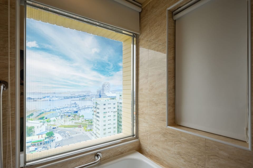 Business Room, 1 Double Bed, Harbor View | Premium bedding, down comforters, pillowtop beds, individually decorated