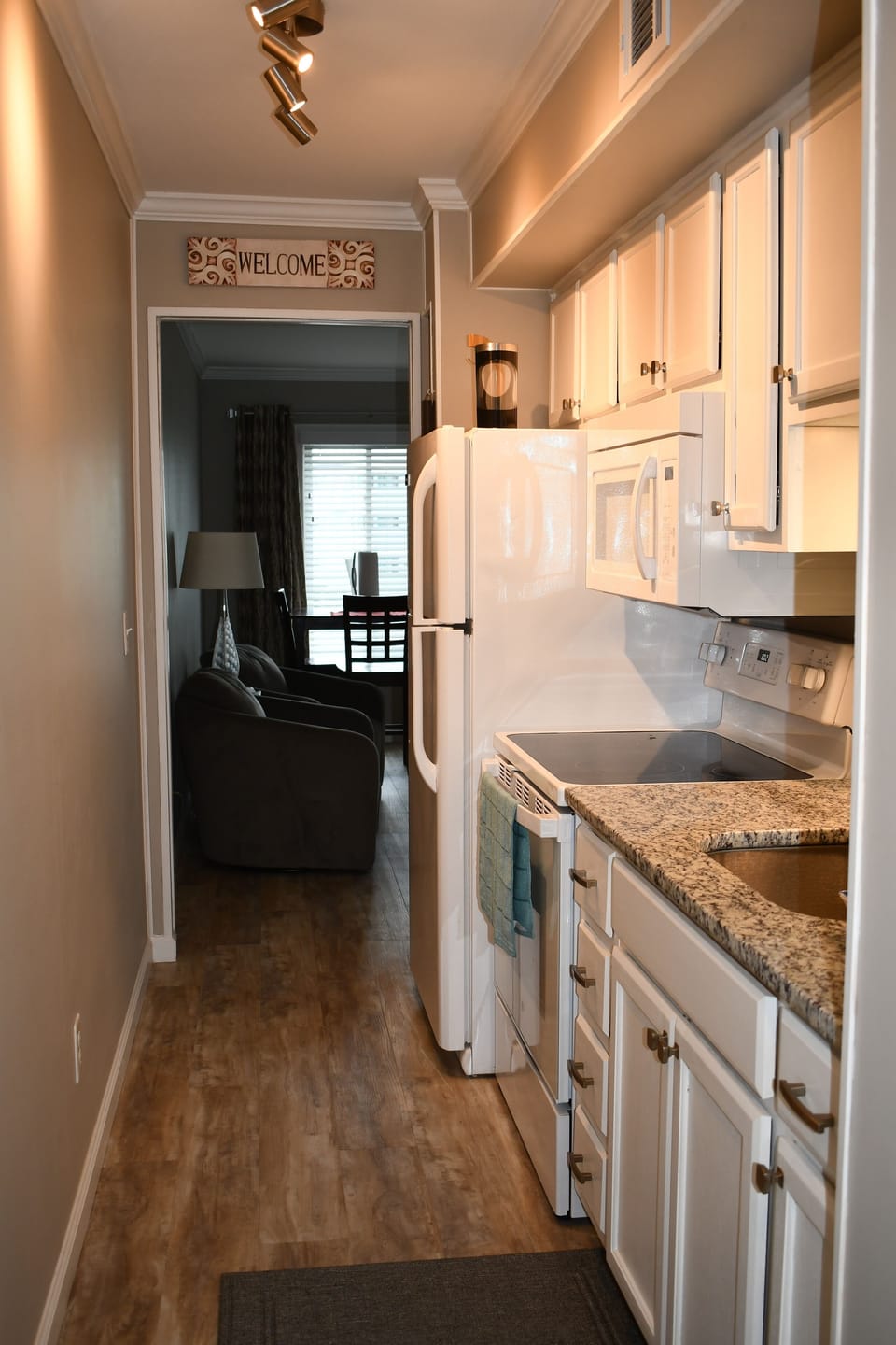Kitchen and hallway to livingroom