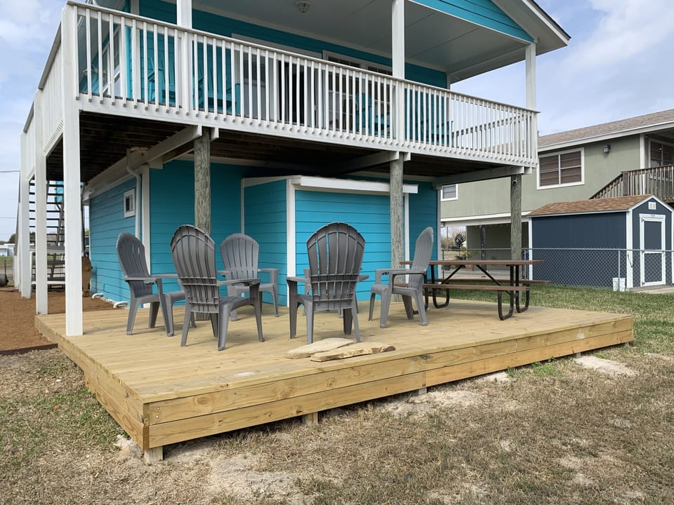 Lower deck