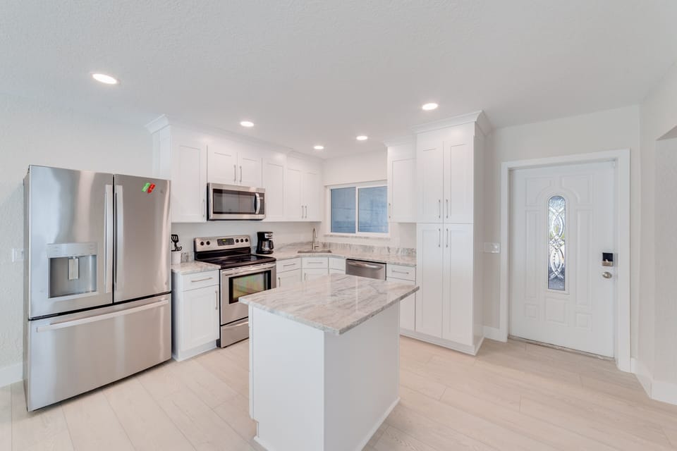 Stay in and cook with your family with our fully equipped kitchen!