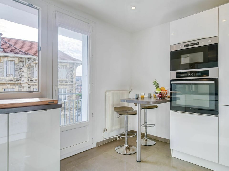 Cabinetry, Furniture, Window, Product, Countertop, Kitchen, Building, Interior Design, Flooring, House
