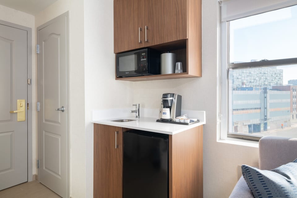 Studio Suite, 1 King Bed with Sofa bed (Additional Living Area) | Down comforters, in-room safe, desk, laptop workspace
