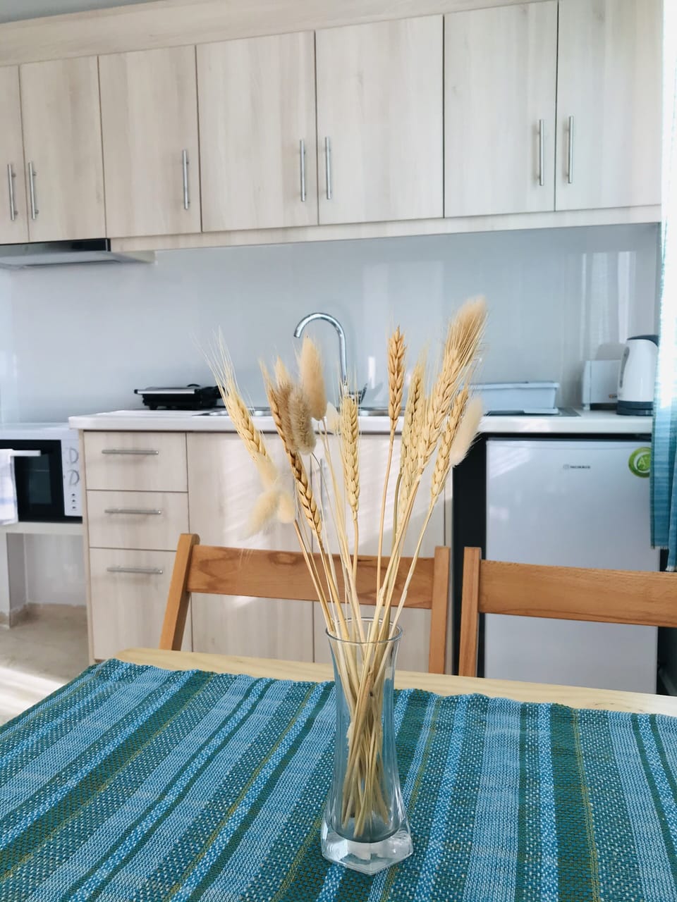 Family Apartment | Private kitchen | Mini-fridge, coffee/tea maker, electric kettle, toaster