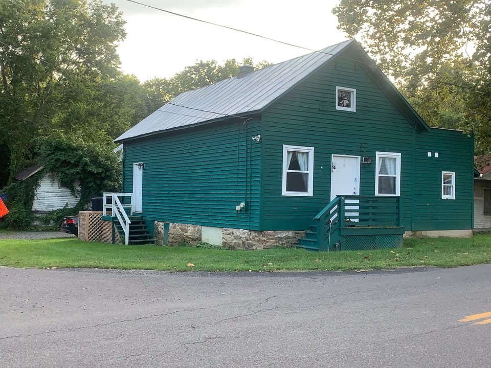 Robinson River Roost exterior