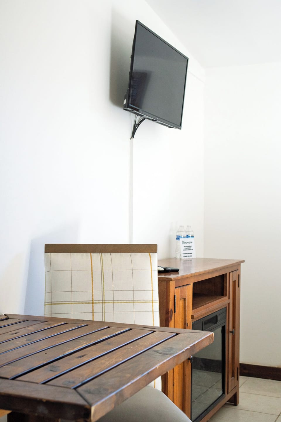 Traditional Room, 1 Queen Bed | Television