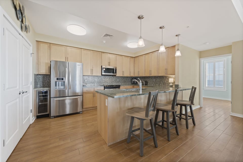 Kitchen with SS Appliances, Huge Pantry, Granite Countertops, Bar Seating