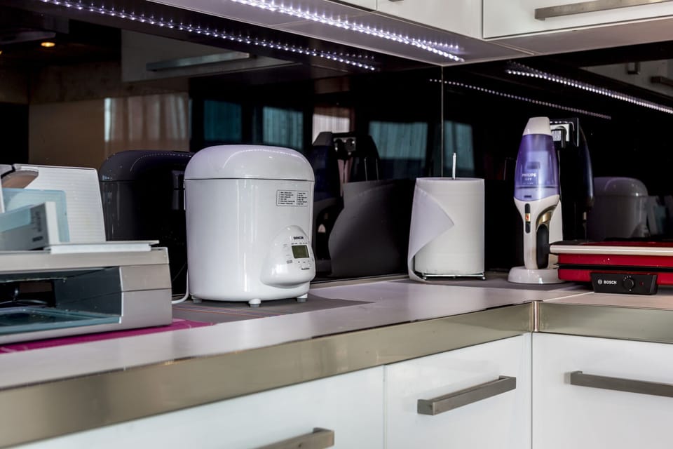 Comfort Apartment | Private kitchen | Full-size fridge, microwave, oven, stovetop