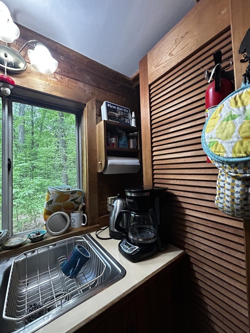 Coffee pot and electric kettle
