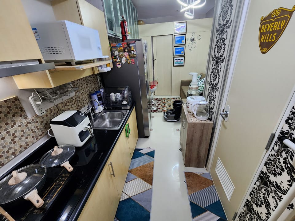 Superior Condo, 1 Bedroom, Accessible, Non Smoking | Private kitchen | Coffee/tea maker, full-size fridge, microwave, oven