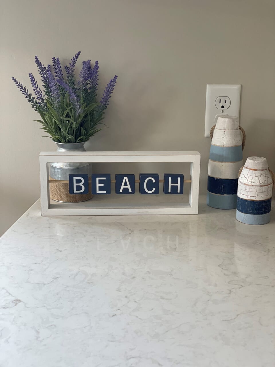 Villa décor - Fun coastal décor in the kitchen!